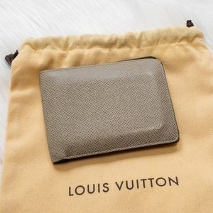 AUTHENTIC Louis Vuitton Mens Leather Wallet